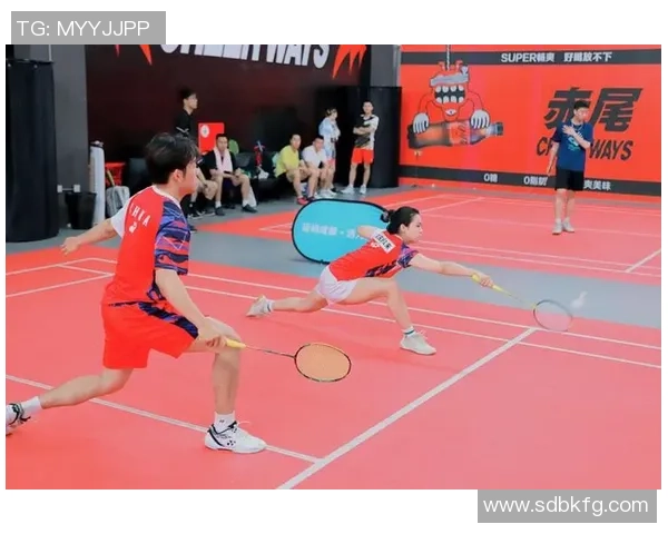 重庆羽毛球队的速度之美:探索羽毛球运动的魅力与发展 重庆羽毛球队的速度之美:探索羽毛球运动的魅力与发展